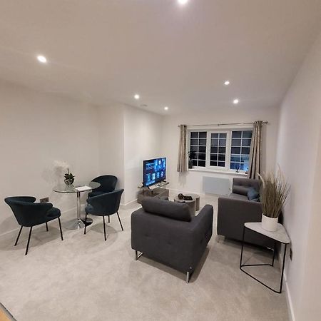 Luxury 2 Bed Apartment In The Heart Of Rochester Wainscot Bagian luar foto